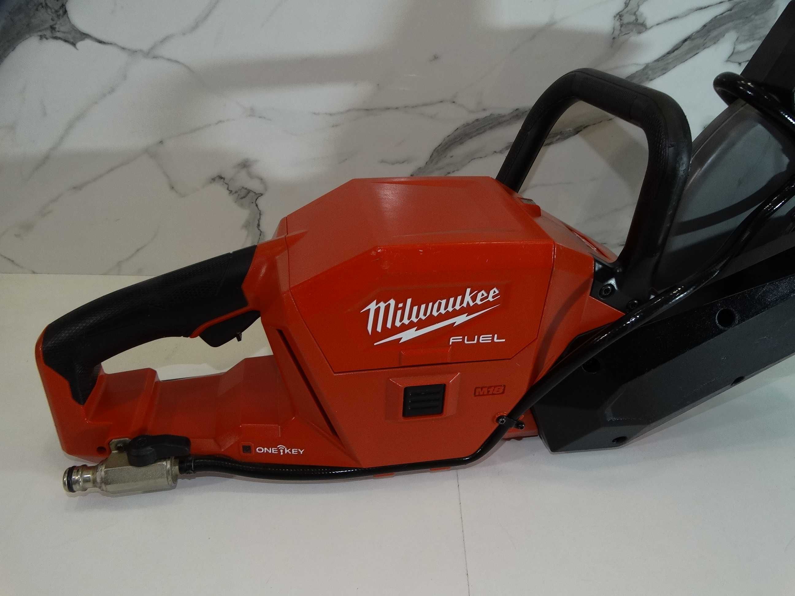 Milwaukee M18 FCOS 230 - Акумулаторен фугорез / дискова резачка
