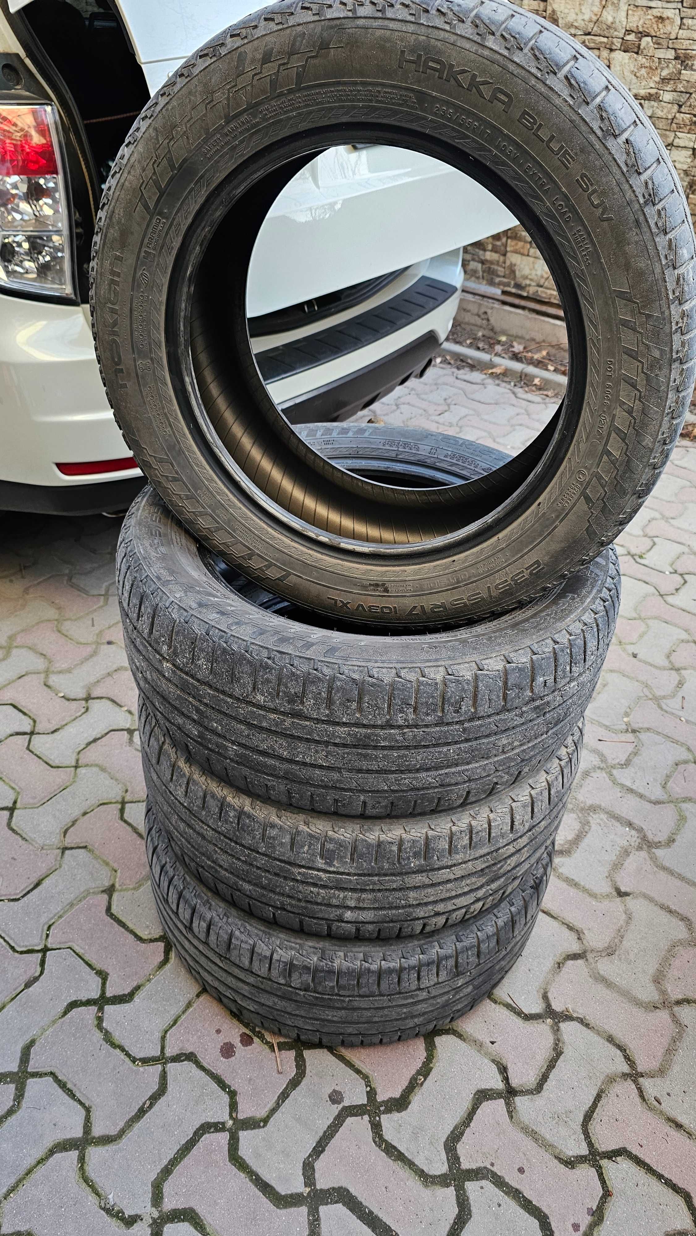 Продам шины Nokian летние 17 диаметр.