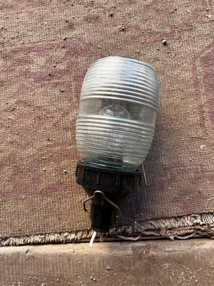 Лампа свет для подъездов или двора