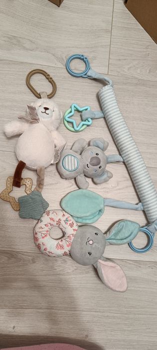 Jucarii bebe de atarnat
