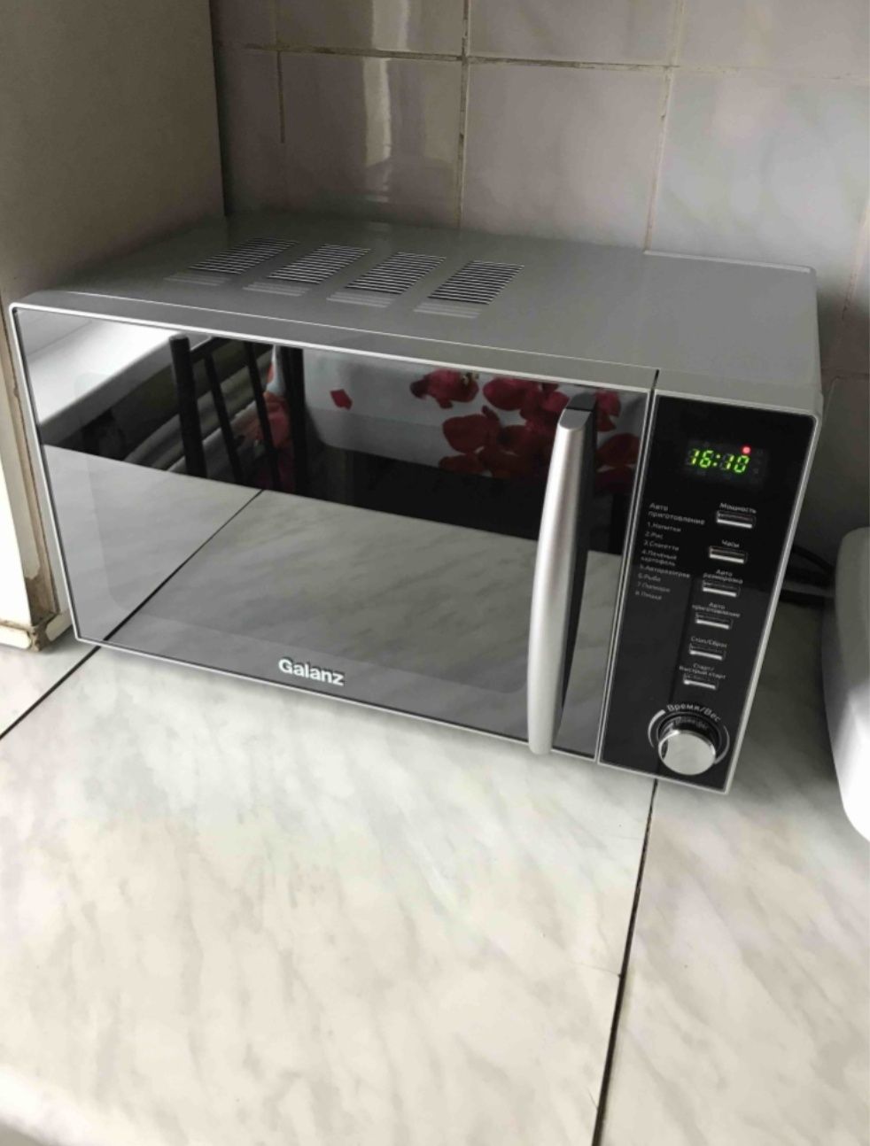 Продам Микроволновку Galanz
