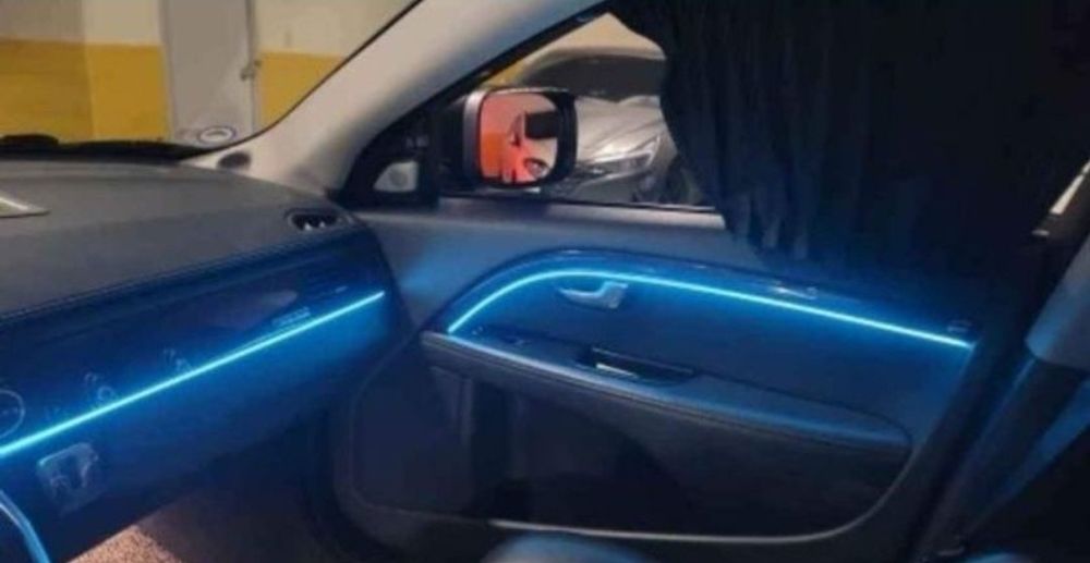 ULTIMA BUCATĂ. Lumini ambientale 18.1 / 6.1  RGB/Symphony