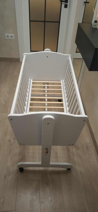 Бебешка кошара -бяла