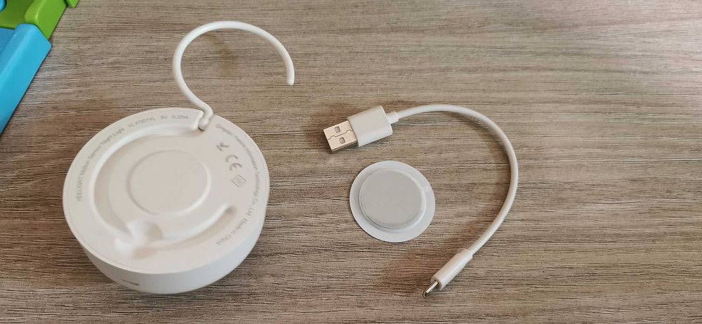 Lampa LED portabila Xiaomi Yeelight cu senzor miscare