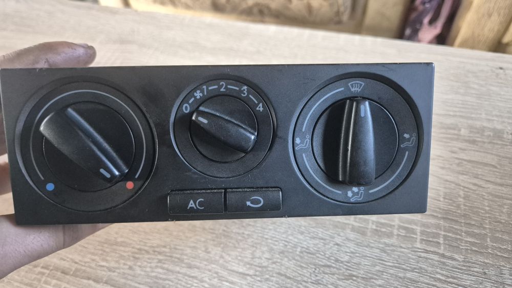 Оправление Климатик/Парно за VW Голф 4 98- 2006г