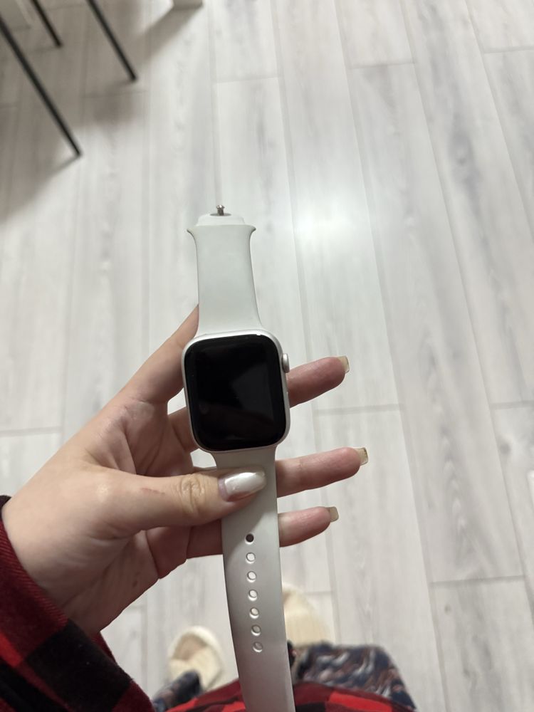 Смарт-часы Apple Watch Series 8 45 мм