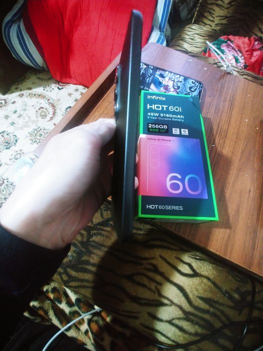 Продам телефон память 256