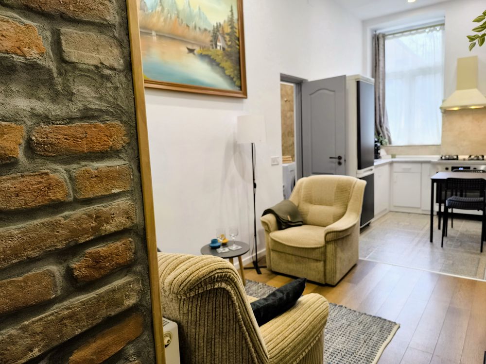 Vând apartament 3 camere, Central, Turda, 47 mp, parter, curte comună
