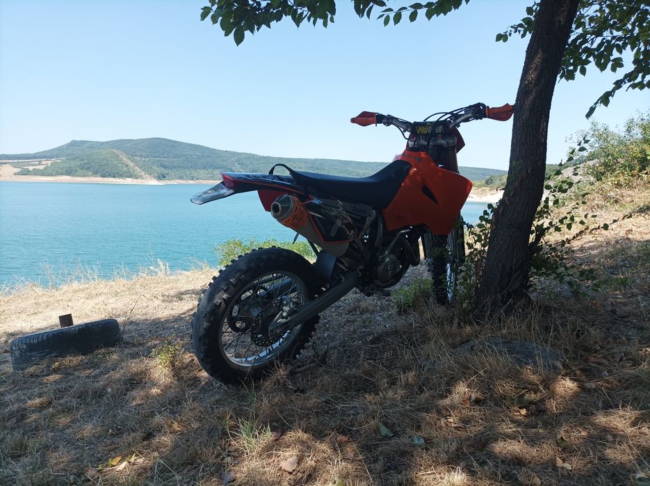 Ktm exc 525.           .