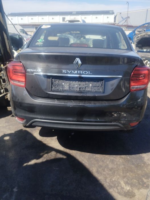 Dezmembrez Renault symbol 1.6 benzina automat