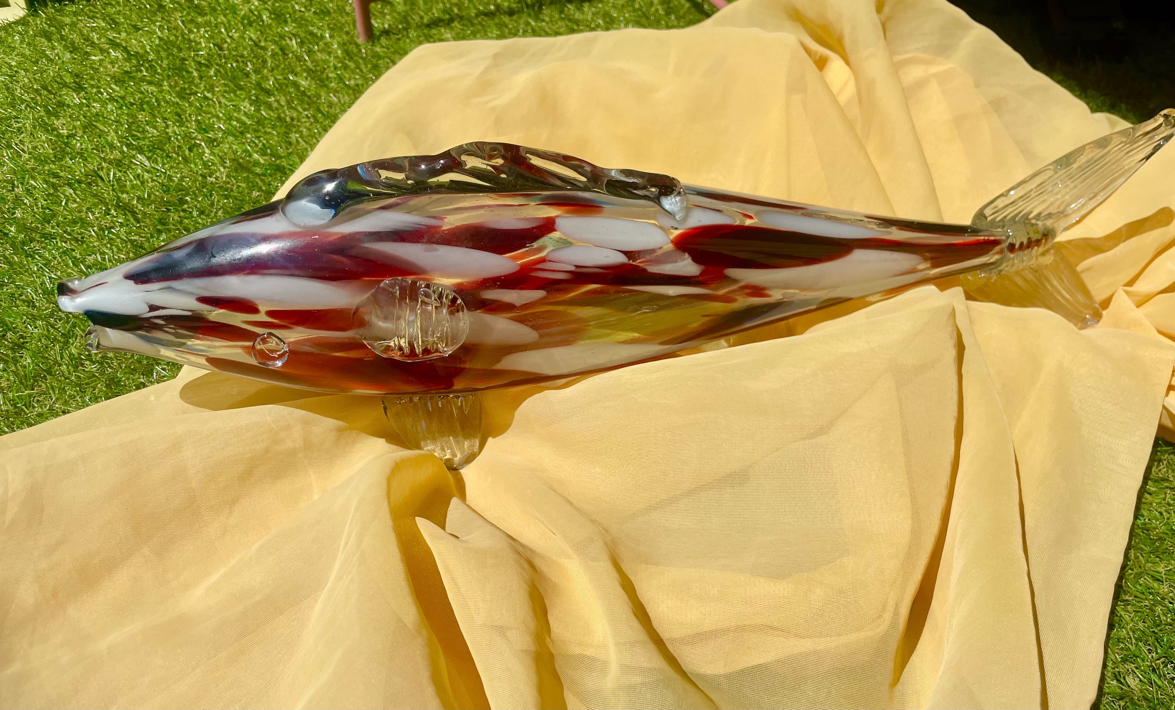 Стъклена статуетка риба