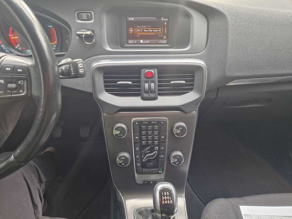 Volvo V40, D3, 150 к,с, 2014г, Бартер за БУС