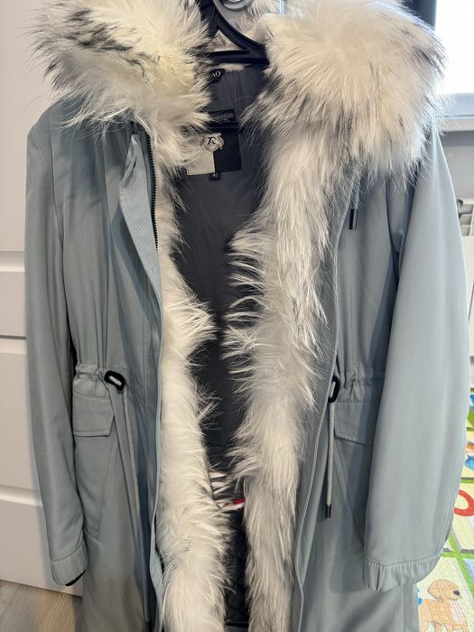 Продам зимнюю куртку