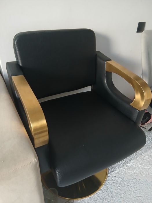 Кресло парикмакрское