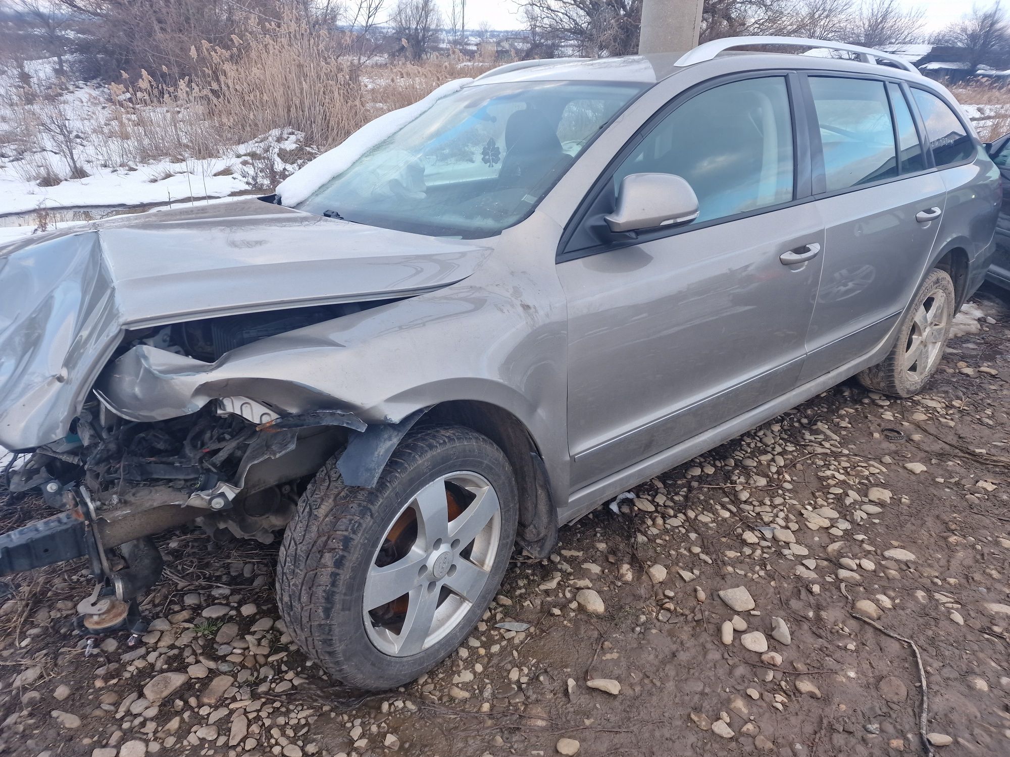 Dezmembrez skoda superb break 1.6 tdi 2.0tdi caga