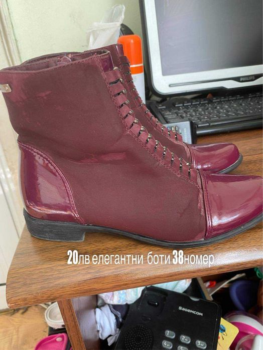 Дамски ботуши, боти и кецове