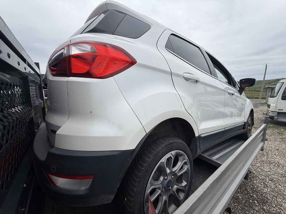 Ford Ecosport 2018 Avariat (3000)€