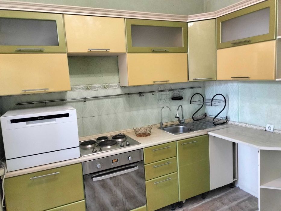 Продам срочно кухонный гарнитур