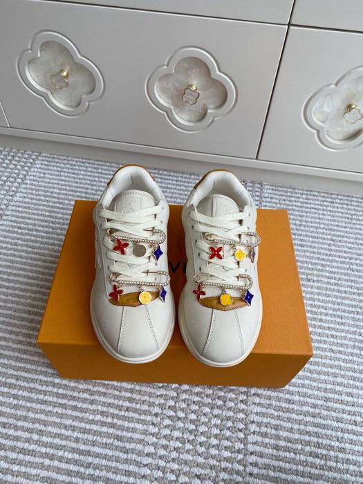 Adidasi Louis Vuitton, tip Premium