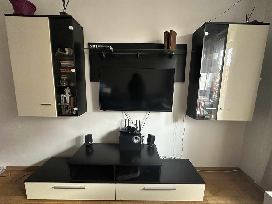 Стилна и много запазена холна секция