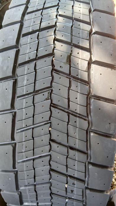 Vând anvelope Michelin 315/70