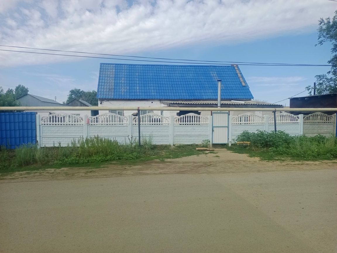 Уй сатылады  жаксы жерде орналаскан ауарайы таза суы кушти