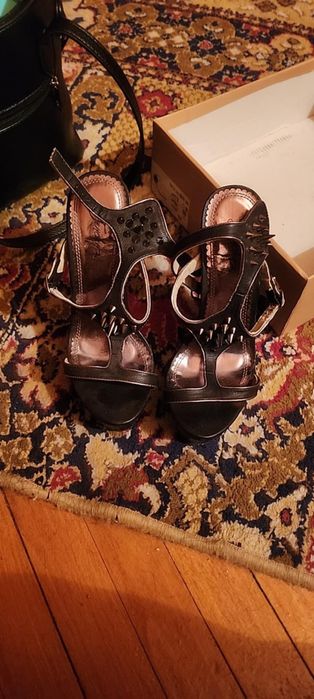 Продавам дамски платформи Tradeis уникален дизайнерски модел 37номер