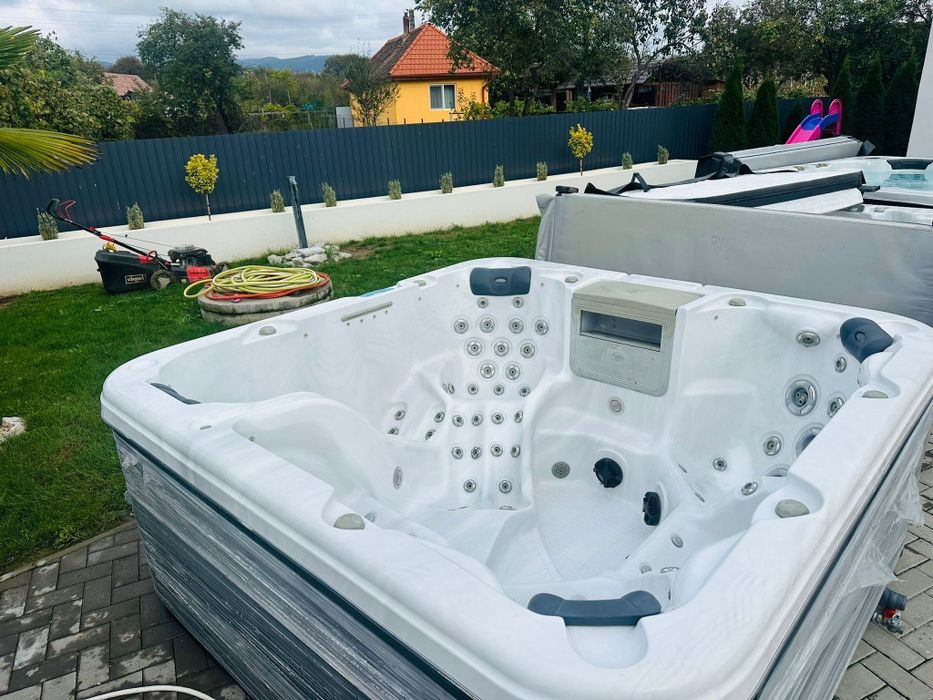 Vand jacuzzi  7 persoane accep  variante auto sau moto