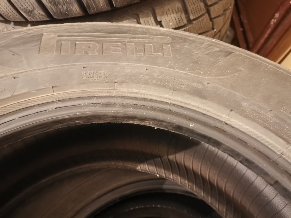 Зимни гуми 235/65/17 Pirelli, Semperit