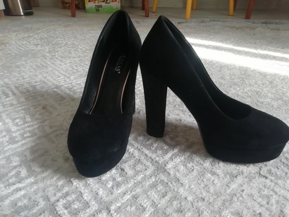 Туфли на каблуках