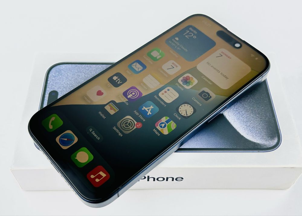 Apple iPhone 15 Pro 1TB Blue Titanium Отличен! Гаранция!