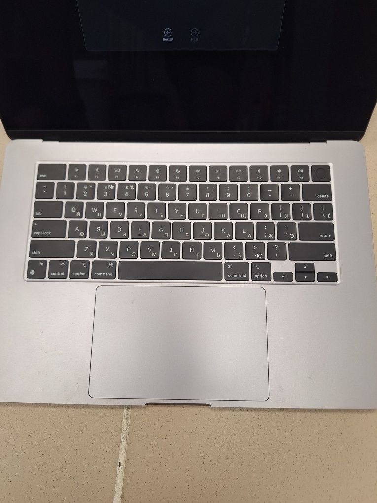 Лаптоп Apple MacBook Air 15" (2023) • заключен
