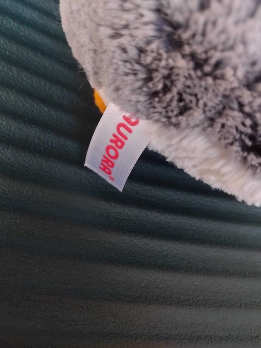 Пингвинче с шапка - Оригинална играчка Aurora