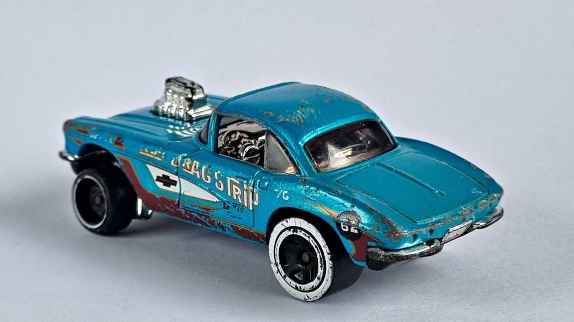 Продавам метална количка - Hot Wheels - Corvette Gasser  1:64