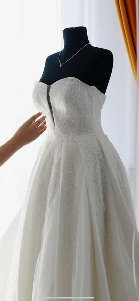 Vand rochie de mireasa