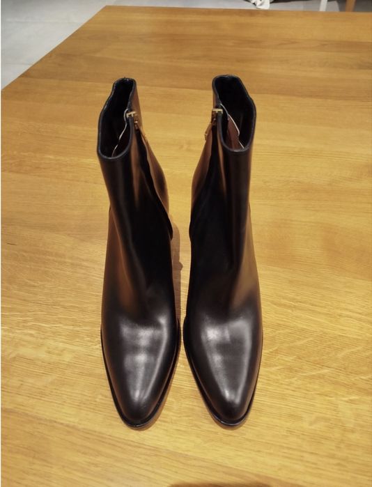Botine Marni cu toc arhitectural noi