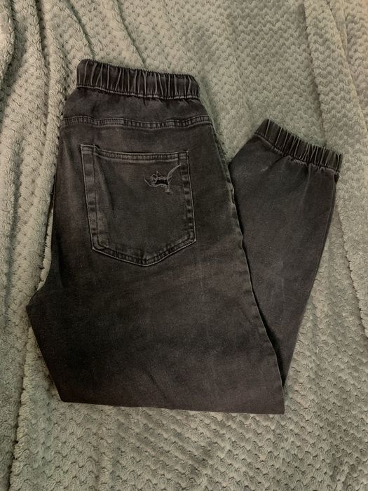 Blugi bershka rupti negri cu elastic