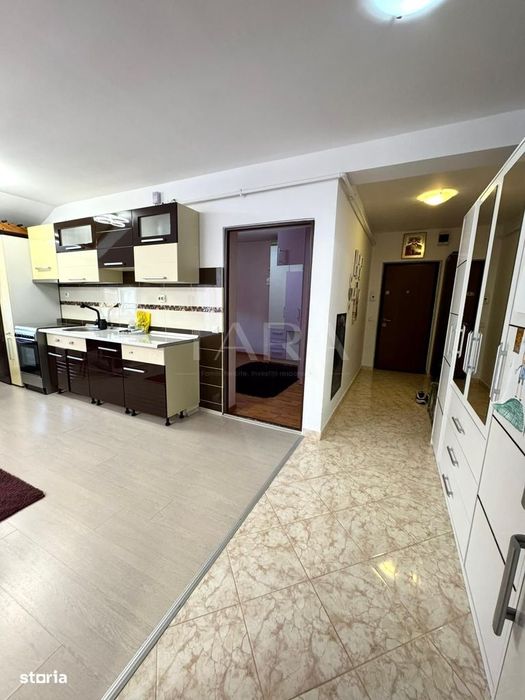 Apartament zona Florilor, parcare inclusa, disponibil imediat.