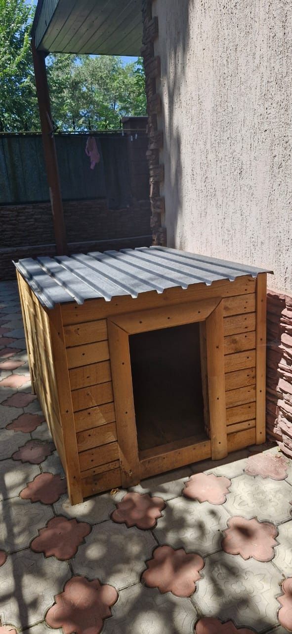 Продается деревянная будка