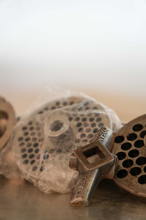 Mașinărie tocat carne profesională – 4500 lei – Ca nouă