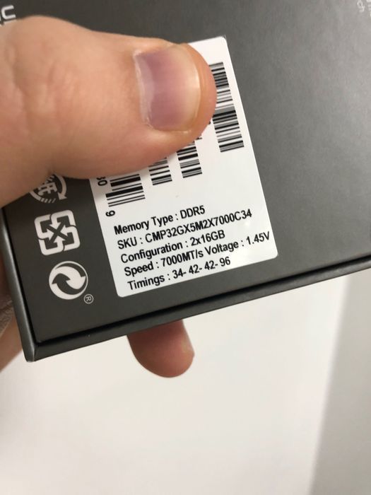 Corsair Dominator Titanium RGB DDR5 32GB (2×16GB) 7000MHz CL34