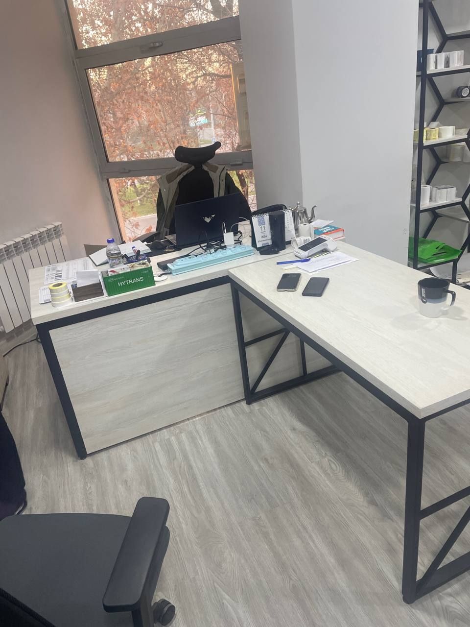 Loft mebel rukavadetil sifati zur