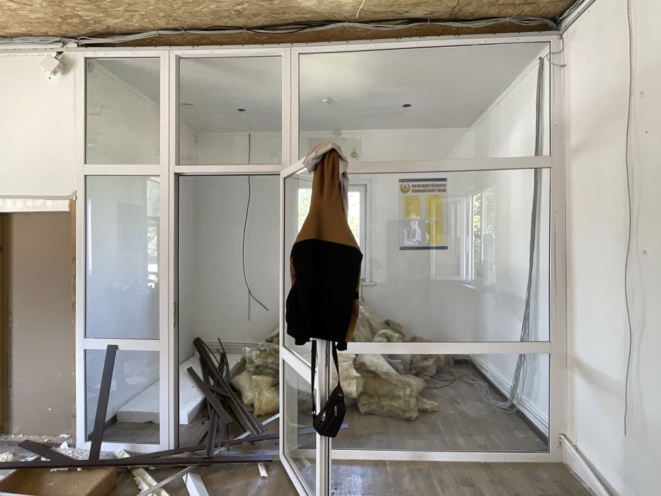 Пластиковая перегородка