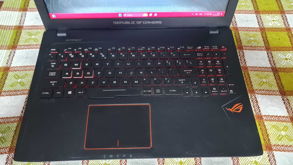 Laptop gaming ASUS ROG - i7-7700 HQ, 32 GB RAM, 2.25 TB Stocare
