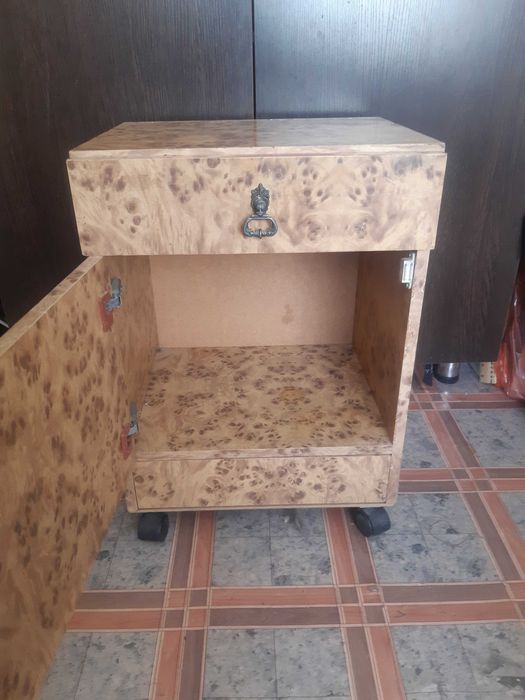 Прикроватная тумба тумбочка на колёсах