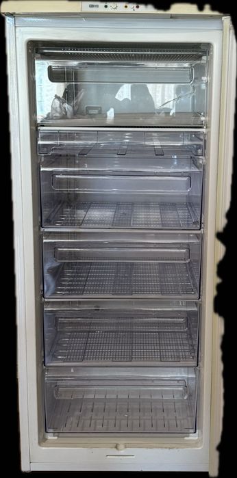 Продавам фризер в добро състояние