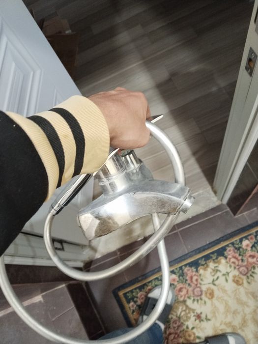 Продам смеситель душевая