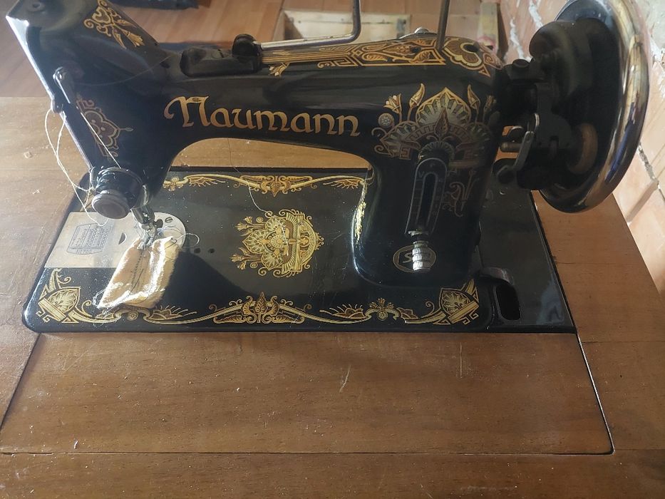 Vând mașină de cusut