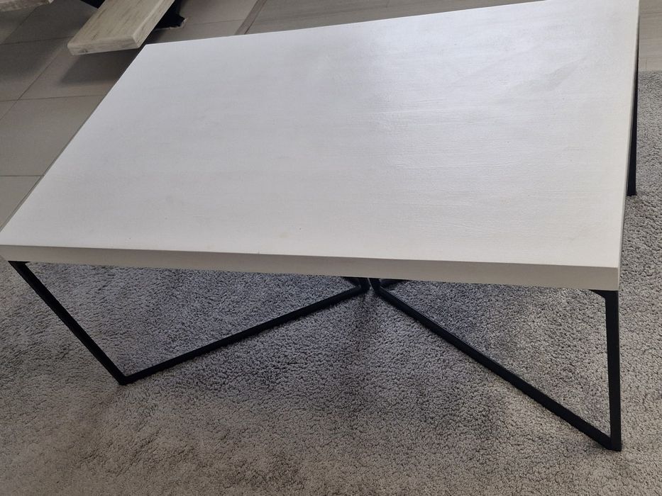 Măsuță de cafea lemn masiv si metal