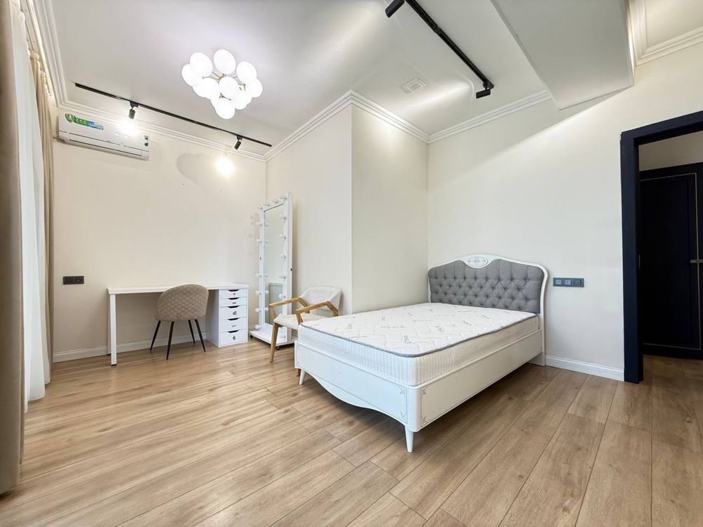 Продается 4х ком евро  кв в ЖК Соларис на Кушбеги. 152квадрат